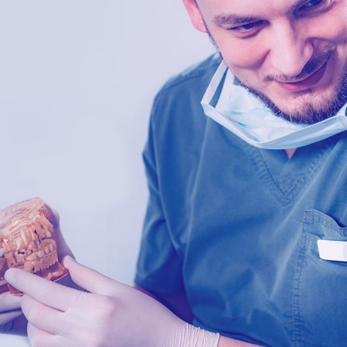 Implantes e Próteses